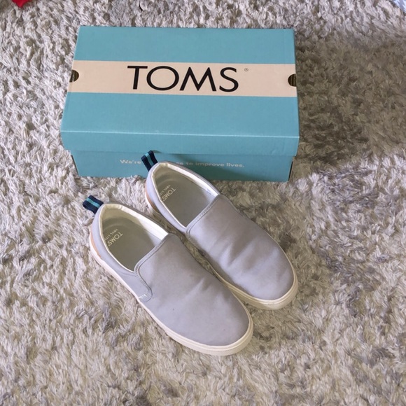TOMS sneakers - Picture 1 of 6